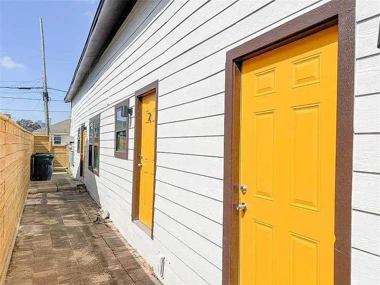 Eastwood Street Apartments 6